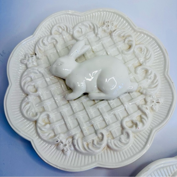 GANZ Embossed Bunny Ceramic Plate 8.5” - Picture 2 of 8
